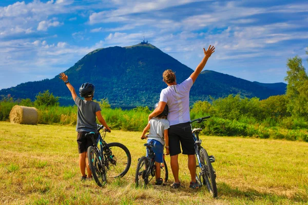 Happy Family Biker Sport Uitdaging Trots Concept — Stockfoto