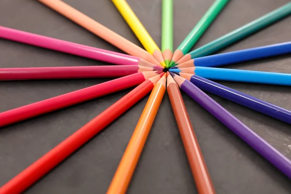 Crayons Couleur Rangée Cercle Fond — Photo