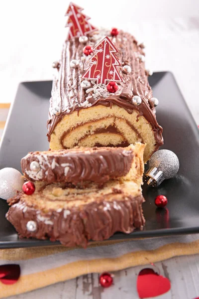 Traditional Christmas Cake Yule Log Chocolate Swiss Roll Decoration — Stock Photo, Image