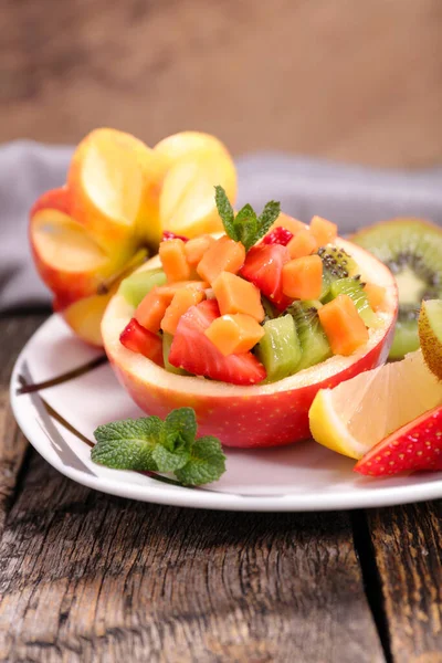 Ensalada Frutas Mixtas Con Fresa Manzana Kiwi — Foto de Stock