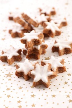 yıldız şeklinde zencefilli kurabiye.