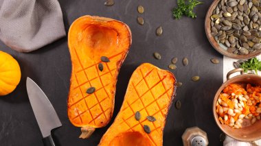 Taze malzemeli tereyağı pişirmek.