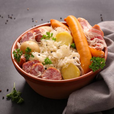 sebzeli lahana ve et.