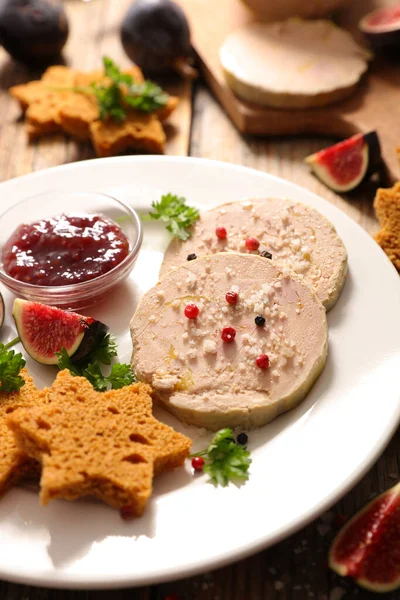 Foie Gras Plakjes Met Peperkoek Toast Jam — Stockfoto