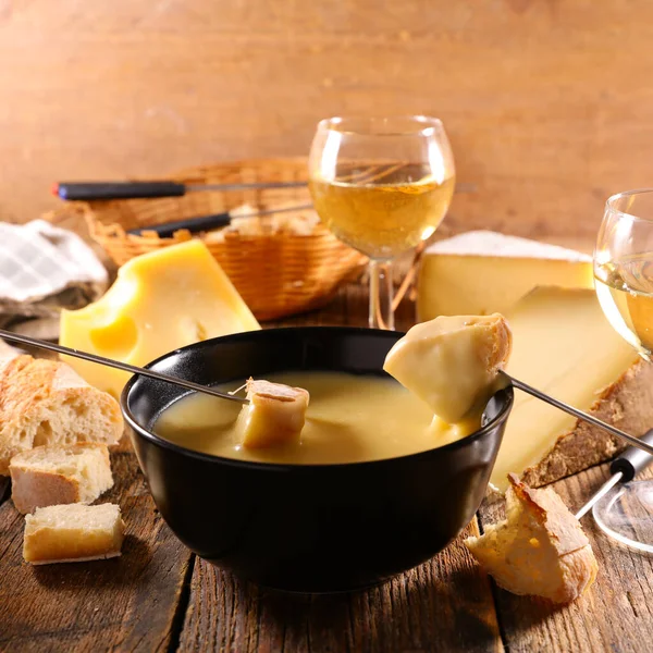 Fondue Queso Con Pan Vino —  Fotos de Stock