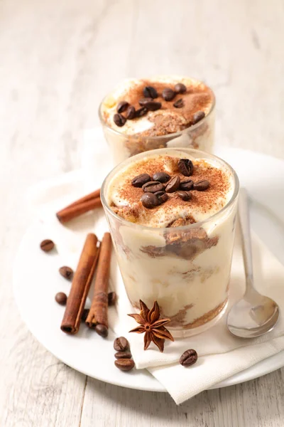 Tiramisu Dessert Italiano Con Mascarpone Biscotto Cacao — Foto Stock