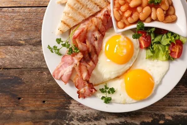 Tallrik Med Engelsk Frukost — Stockfoto