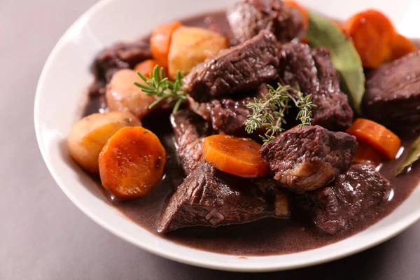 Bourguignon Carne Bovino Guisado Com Cenoura Vinho — Fotografia de Stock