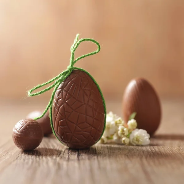 Oeuf Pâques Chocolat Sur Fond Bois — Photo