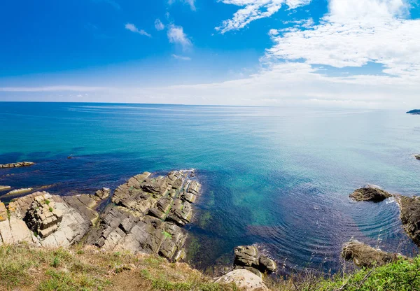 Spiaggia del Mar Nero a Sinemorets, Bulgaria.Veduta della costa vicino Sinemorets in Bulgaria . — Foto Stock