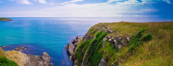 Beach of the Black Sea in Sinemorets, Bulgaria.View of coast near Sinemorets in Bulgaria. — Stock Photo, Image