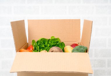Sebze kutusu, teslimat kutusu. Taze meyve ve sebze .