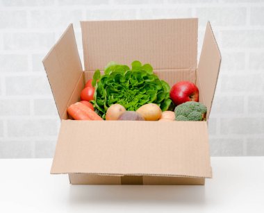 Sebze kutusu, teslimat kutusu. Taze meyve ve sebze .
