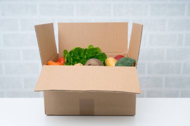 Taze meyve ve sebzeler. Sebze kutusu.