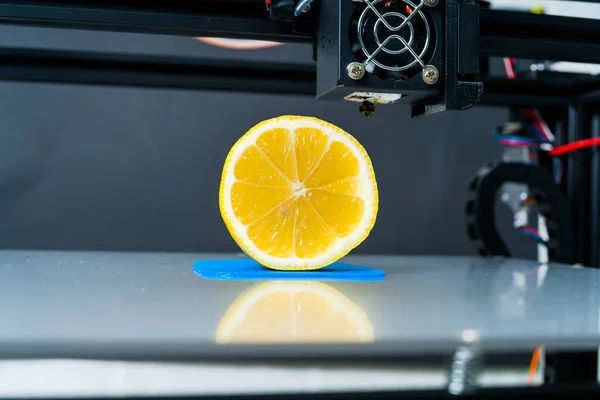 Ripe slice of yellow lemon citrus fruit . 3d printer of the devi — Stock Photo, Image