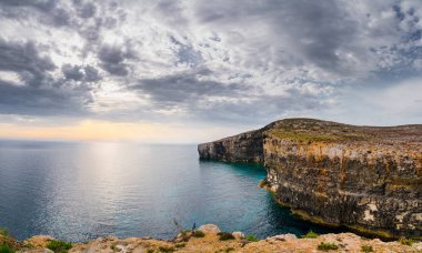 Santa Maria Mağaraları Comino.The Blue Lagoon on Comino Island, Malta