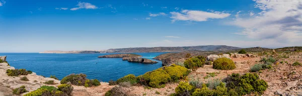 A kék lagúna Comino szigetén, Málta Gozo. — Stock Fotó