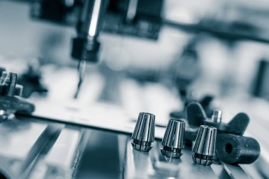 Cnc frezeleme makinesi kesme alüminyum parça.