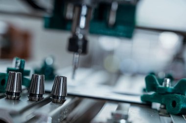 Cnc frezeleme makinesi kesme alüminyum parça.