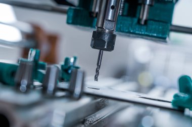 Cnc frezeleme makinesi kesme alüminyum parça.