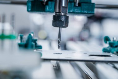 Cnc frezeleme makinesi kesme alüminyum parça.
