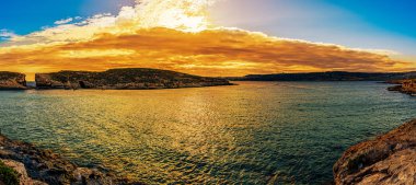 Comino Adası 'ndaki Mavi Göl, Malta Gozo.