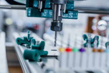 Cnc frezeleme makinesi kesme alüminyum parça.