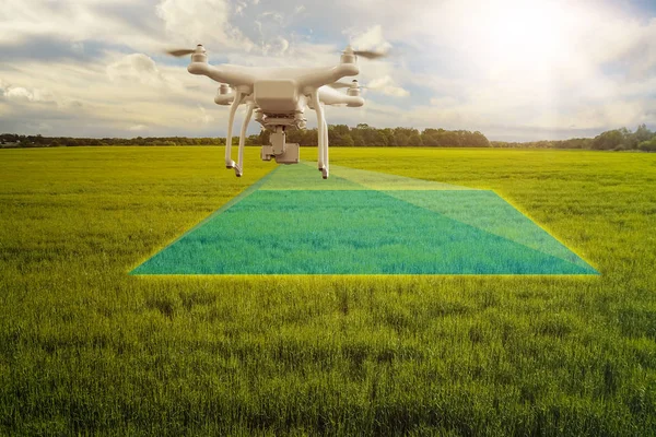 Multicopter drone Scanning gewassen veld — Stockfoto