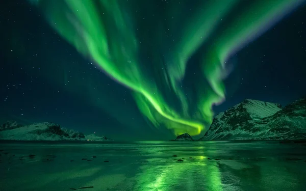 Spiaggia dell'aurora boreale — Foto Stock