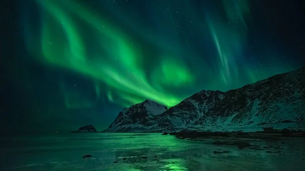 Északi fények tengerpart — Stock Fotó
