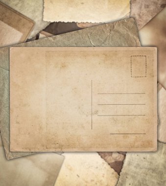 Yığın üzerinde Vintage Kartpostal arka plan eski fotoğraf sayısı