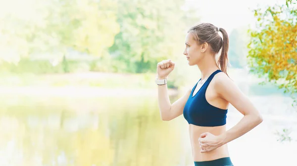 Mujer Hermosa Activa Corriendo Aire Libre Concepto Estilo Vida Saludable —  Fotos de Stock