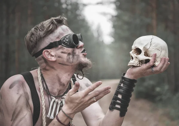 Cannibal Man Glasses Skull Rope Outdoor — Stock Photo, Image