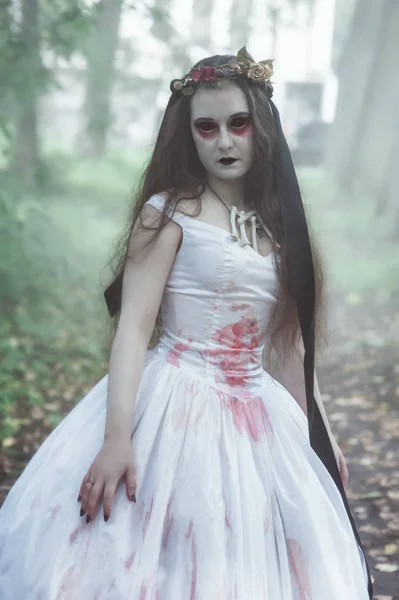 Flippante Mariée Morte Robe Blanche Scène Halloween — Photo