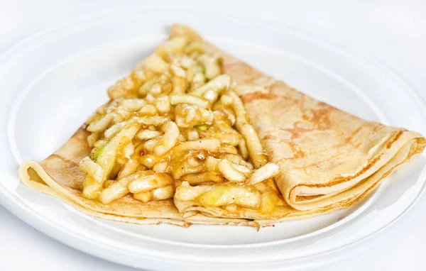 Dunne Heerlijke Pannenkoek Met Appel Witte Pagina — Stockfoto