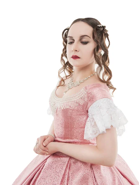 Młoda piękna kobieta w średniowiecznym stroju na białym tle — Zdjęcie stockowe