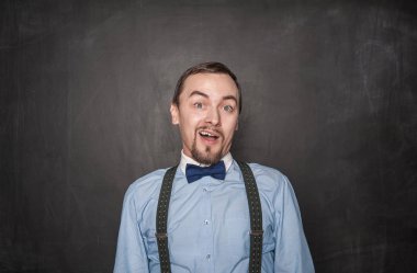Sürpriz komik öğretmen adam 