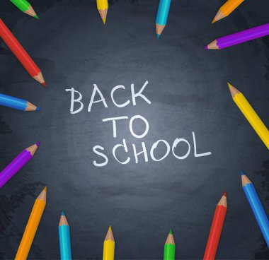 Renkli kalemler ile Chalkboard arka plan. Okula dönüş desi