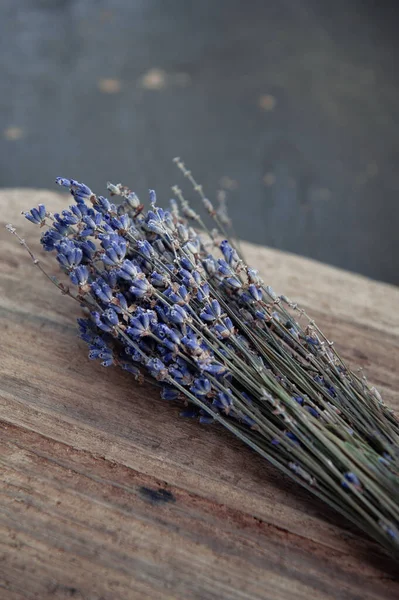 Secco Bouquet Fiori Lavanda Vecchio Backgroun Legno Rustico — Foto Stock