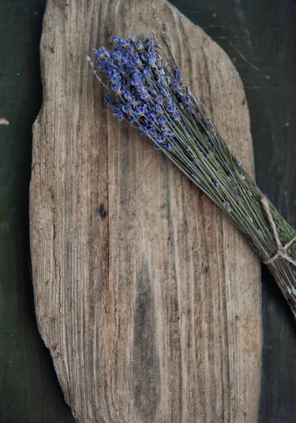 Secco Bouquet Fiori Lavanda Vecchio Backgroun Legno Rustico — Foto Stock