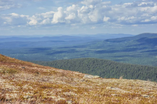 Schöne Aussicht Auf Die Sonnige Tageslandschaft Mit Tundra Hügeln Und — Stockfoto