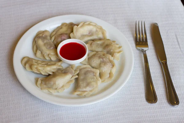 Dumplings Met Topping Zure Room — Stockfoto