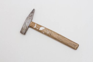 Ahşap saplı metal çekiç 