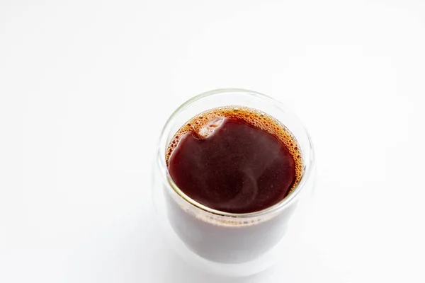Varmt Kaffe Med Ett Glas Med Dubbla Väggar Vit Bakgrund — Stockfoto