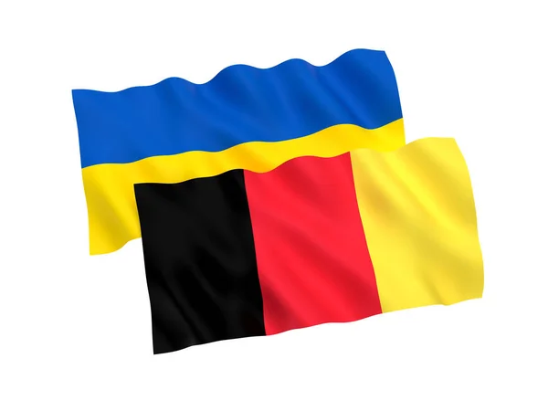 Drapeaux de l'Ukraine et de la Belgique sur fond blanc — Photo