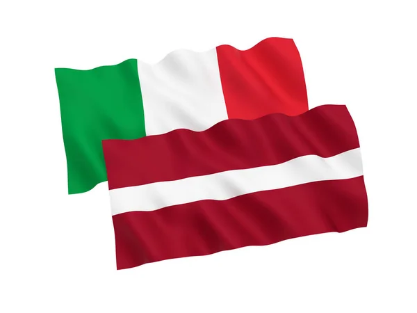 Banderas de Italia y Letonia sobre fondo blanco — Foto de Stock