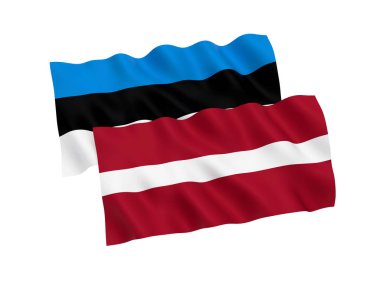 Beyaz bir arka plan üzerinde Estonya ve Letonya bayrakları