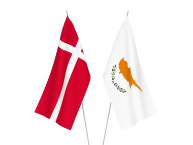 Kıbrıs ve beyaz arka plan üzerinde izole Danimarka Ulusal kumaş bayrakları. 3D render illüstrasyon.