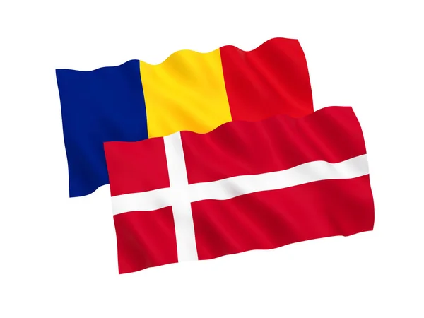 Прапори Румунії та Данії на білому фоні — стокове фото