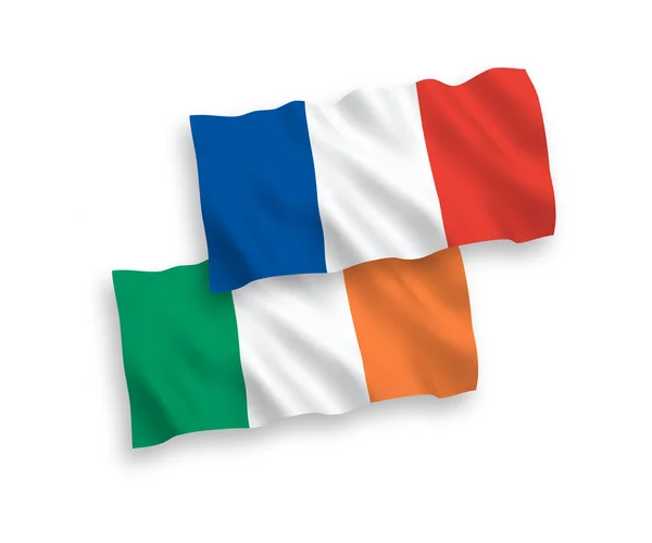 白色背景的法国和爱尔兰的旗子 — 图库矢量图片
